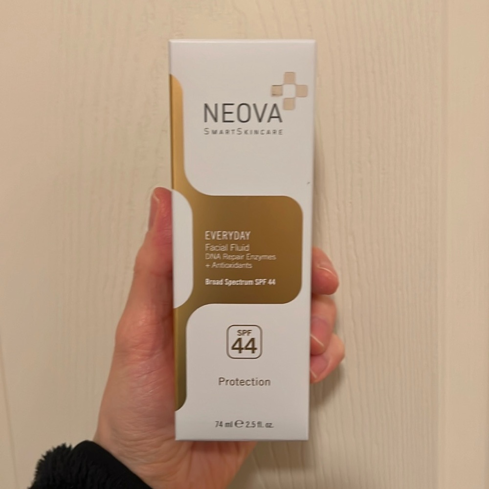 Unopened and unused Neova 44 Sunscreen. Non tinted. Contains DNA repair enzymes.